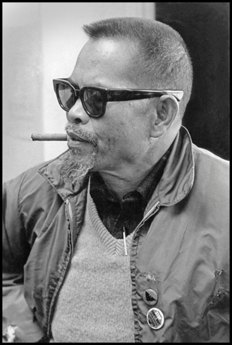  Larry Itliong. Photo by Bob Fitch, courtesy of the Bob Fitch Archives, Special Collections, Stanford University.