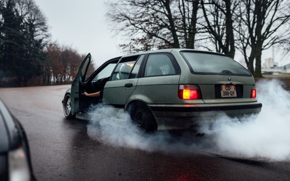 smoking-car-720
