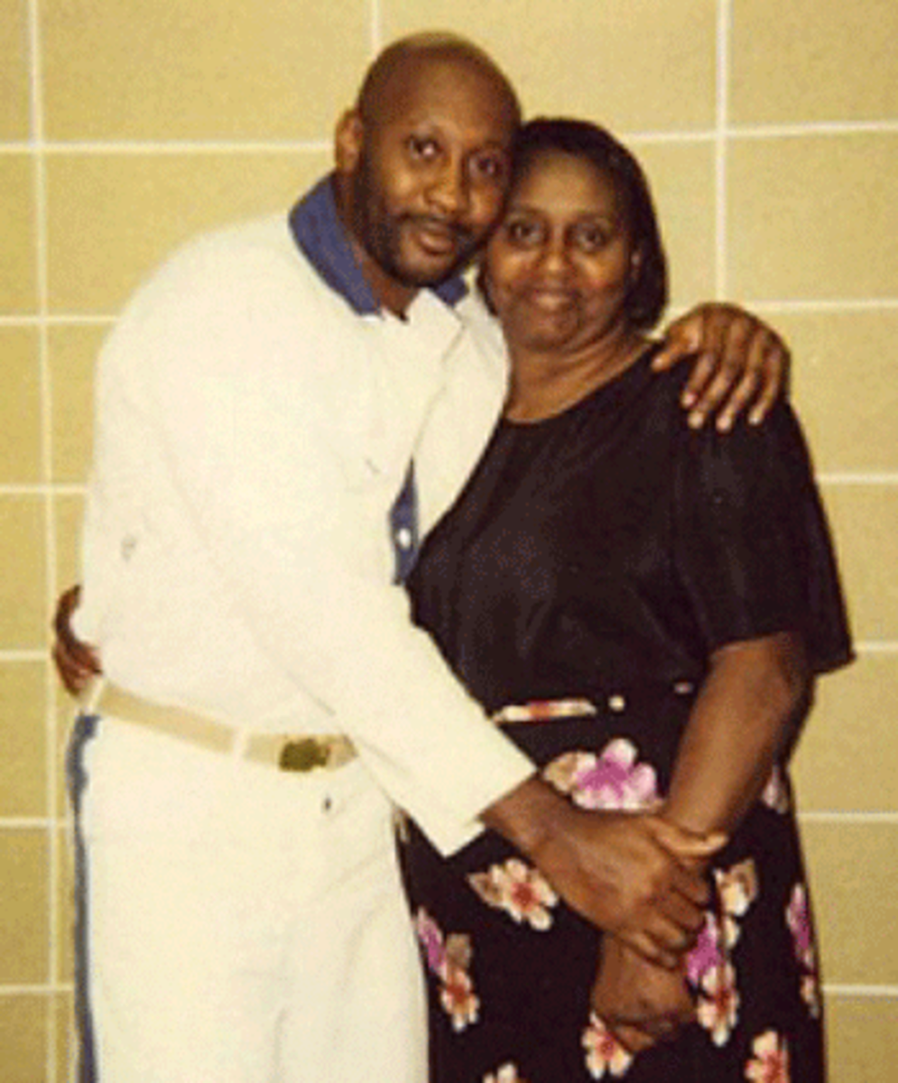 troy davis with mother virginia