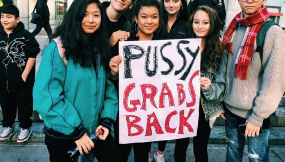 pussy grabs back