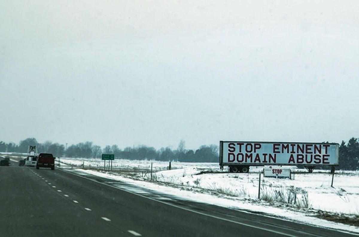 A semi trailer in Ames, Iowa in January 2016 bears a message of protest against the Bakken Pipeline. Photo: Tony Webster.