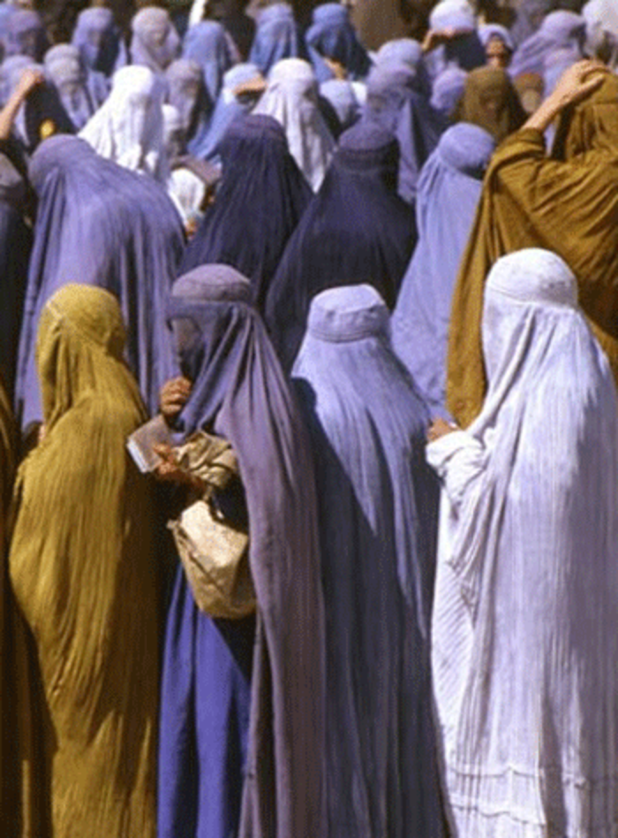 Afghan women lining up for food during the Taliban regime. (UNHCR Photo)