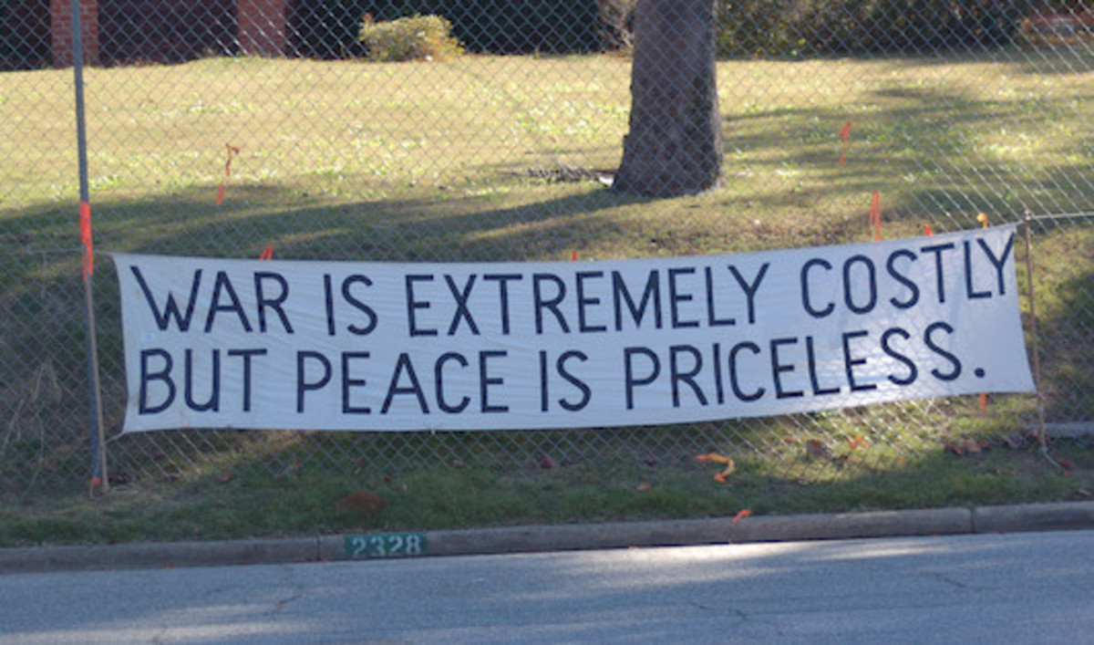 War protest, 2006, against School of the Americas in Fort Benning, Ga. (Ashleigh Nushawg -CC BY-SA 2.0)