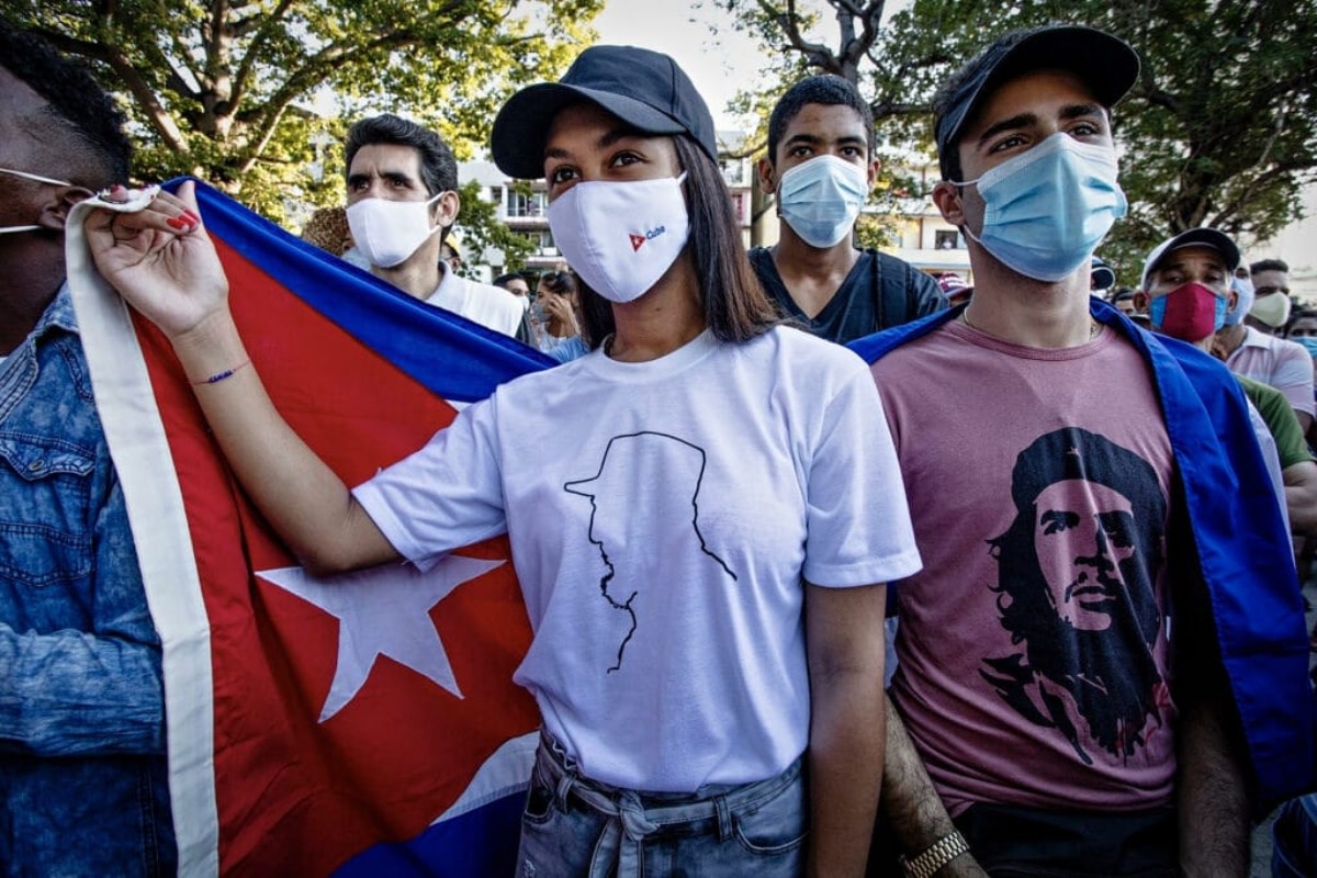 cubans stand with revolution