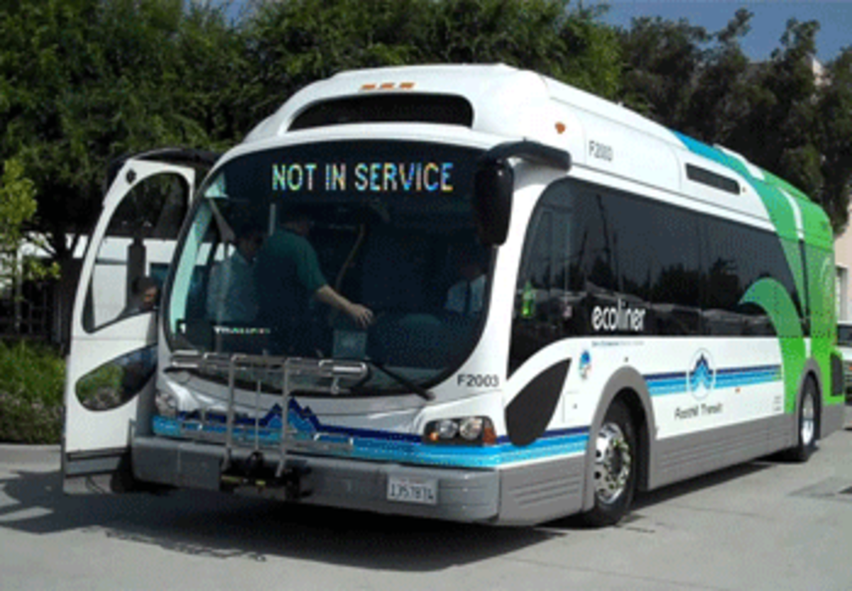 A Foothill Transit Proterra Ecoliner