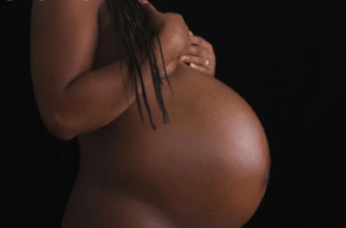 black pregnant woman