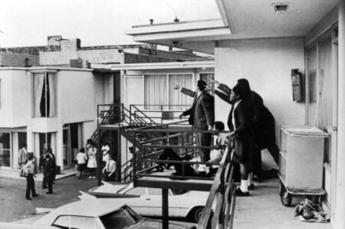 TENNESSEE, UNITED STATES - APRIL 04:  Civil rights leader Andrew Young (L) and others standing on balcony of Lorraine motel pointing in direction of assailant after assassination of civil rights leader Dr. Martin Luther King, Jr., who is lying at their feet.  (Photo by Joseph Louw/The LIFE Images Collection/Getty Images)