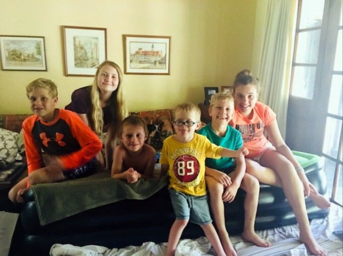 2018 Our 6 grandchildren in our Living Room (Left to R = Andrew, Alexandra, Jonny, Mikey, Erik, Amanda)