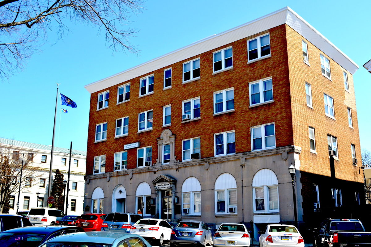 This building in Media, Pennsylvania, now known as County Court Apartments, was the site of the March 8, 1971, break in of the local F.B.I. office that resulted in the exposure of the CoIntelPro program. (Smallbones, CC0, Wikimedia Commons)