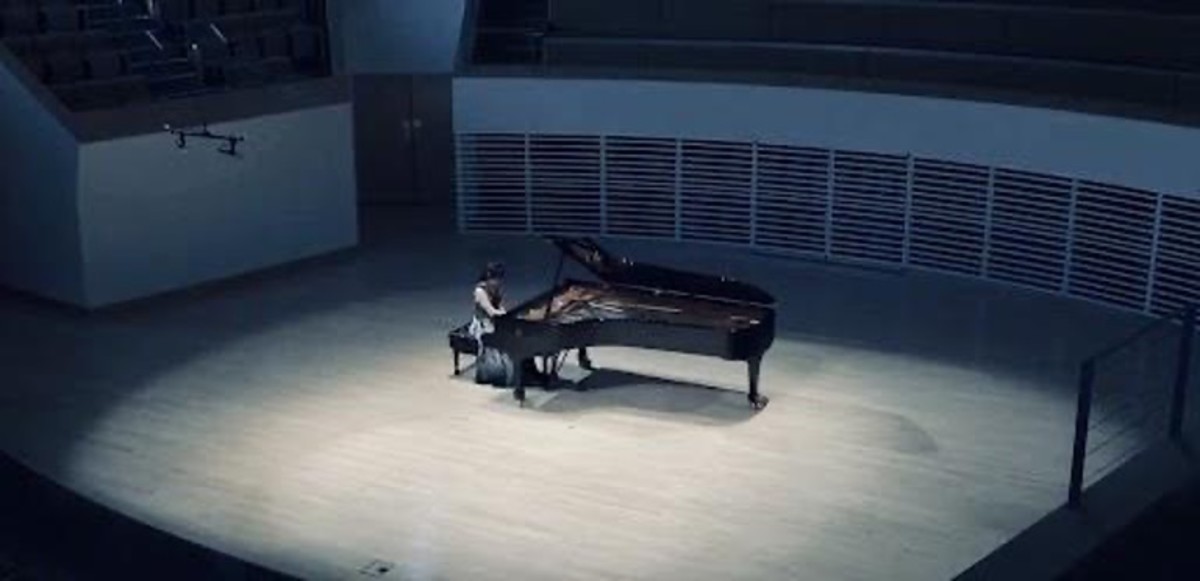 Taiwanese Pianist, ILin Tsai, shares her admiration of JJ Lin with her