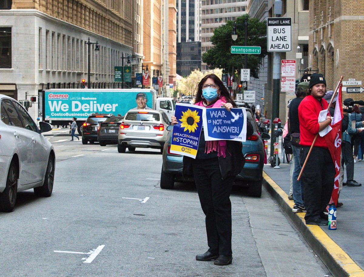 San Francisco Peace Rally (Photo: Leon Kunstenaar, Indybay)