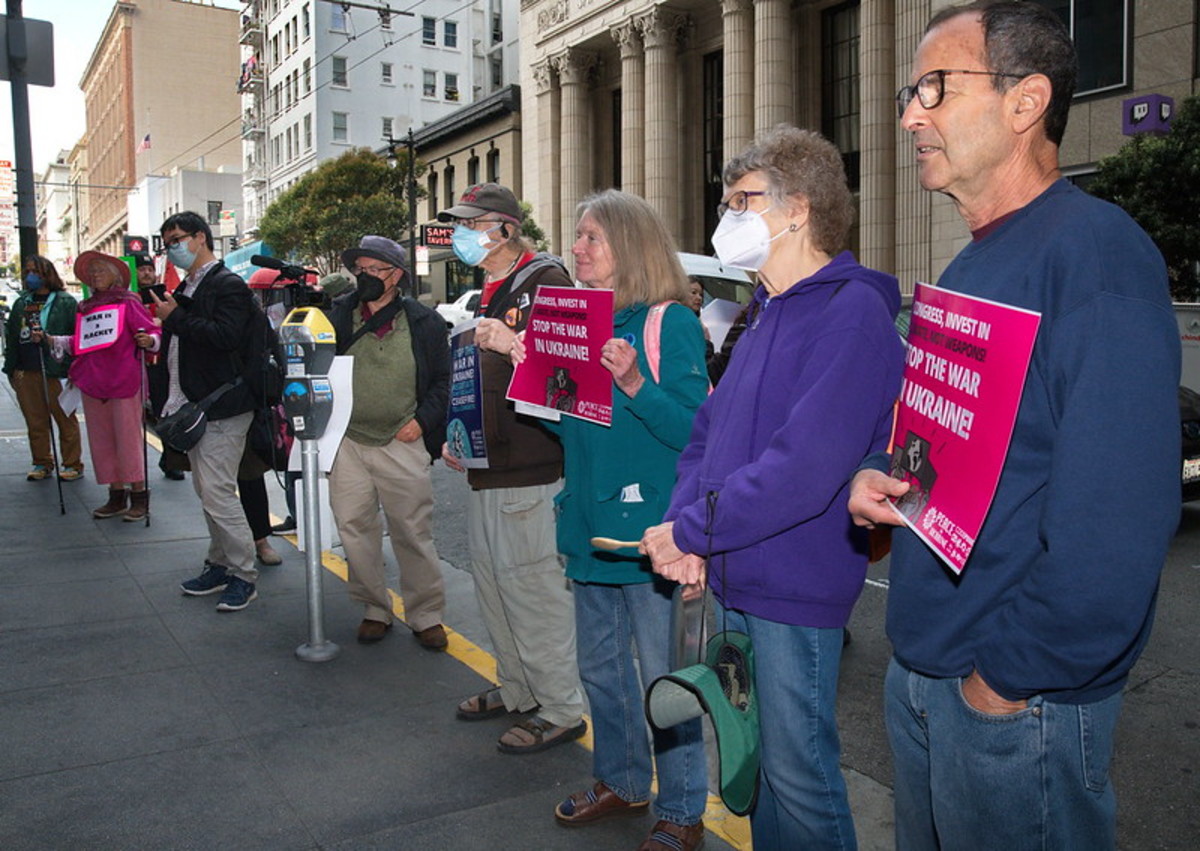 San Francisco Peace Rally (Photo: Leon Kunstenaar, Indybay)