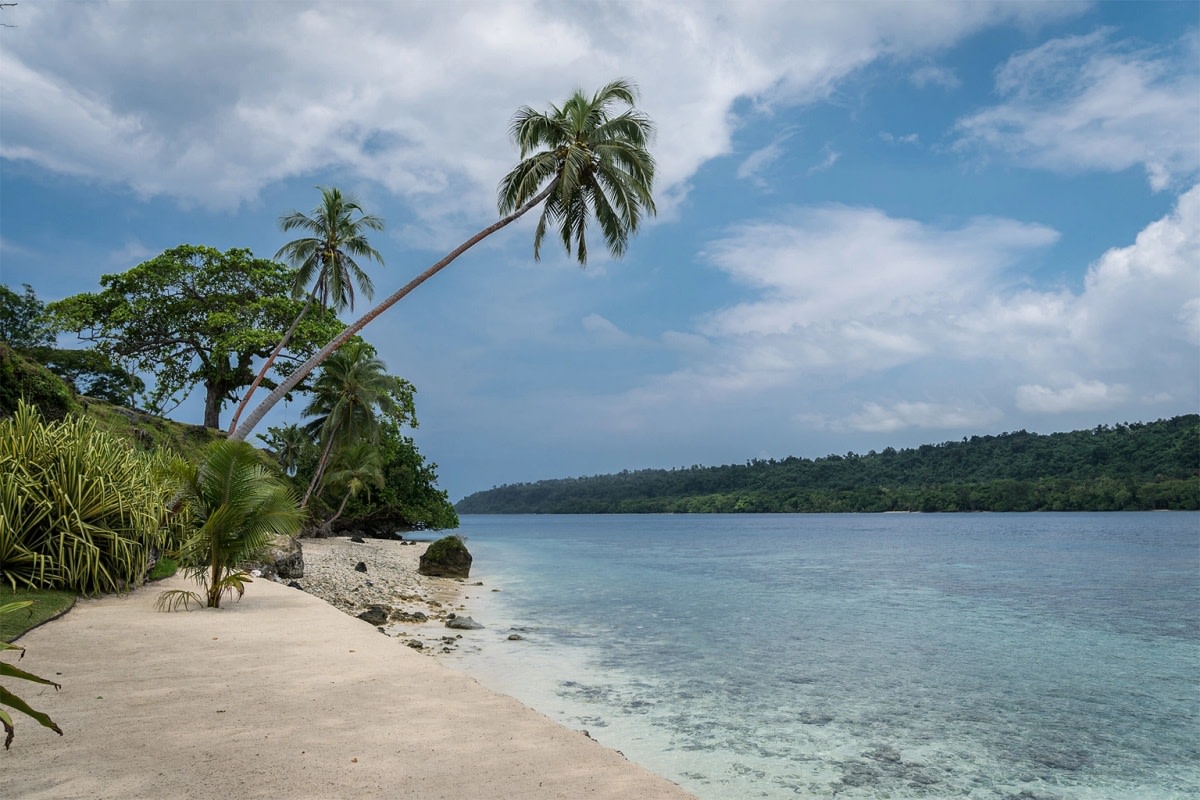 In many ways, the climate crisis, and the attendant economic injustice, first dawned on low-lying island nations like Vanuatu, threatened by rapidly rising seas. Image by Eugene Kaspersky via Flickr (CC BY-NC-SA 2.0).
