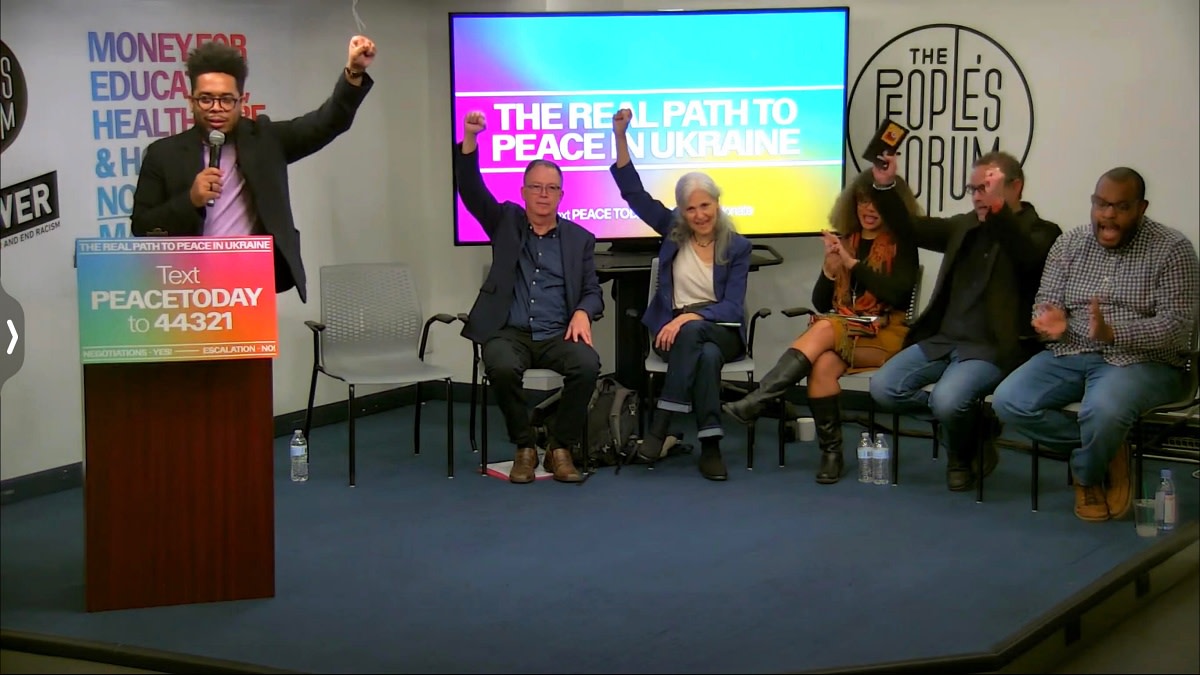 “The Real Path to Peace in Ukraine” event at People’s Forum in New York, Nov. 19. Left to right: Manolo de los Santos of People’s Forum, Brian Becker of ANSWER, Jill Stein of the Green Party, Claudia Cruz of People’s Forum, VJ Prashad, Eugene Puryear of BreakThrough News.