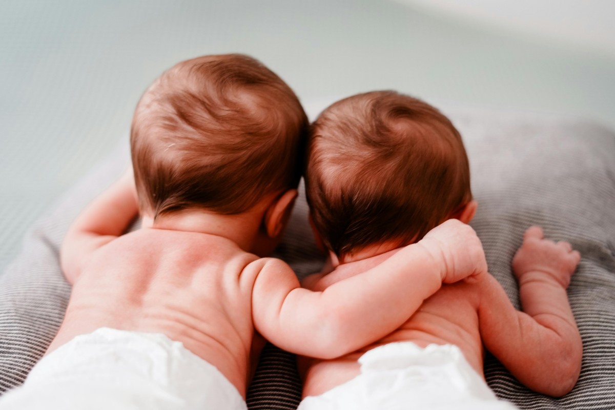 Gemelas y DJ: Ellas son In Be Twin, las hermanas que prenden  Twins buena condicion display picture 1