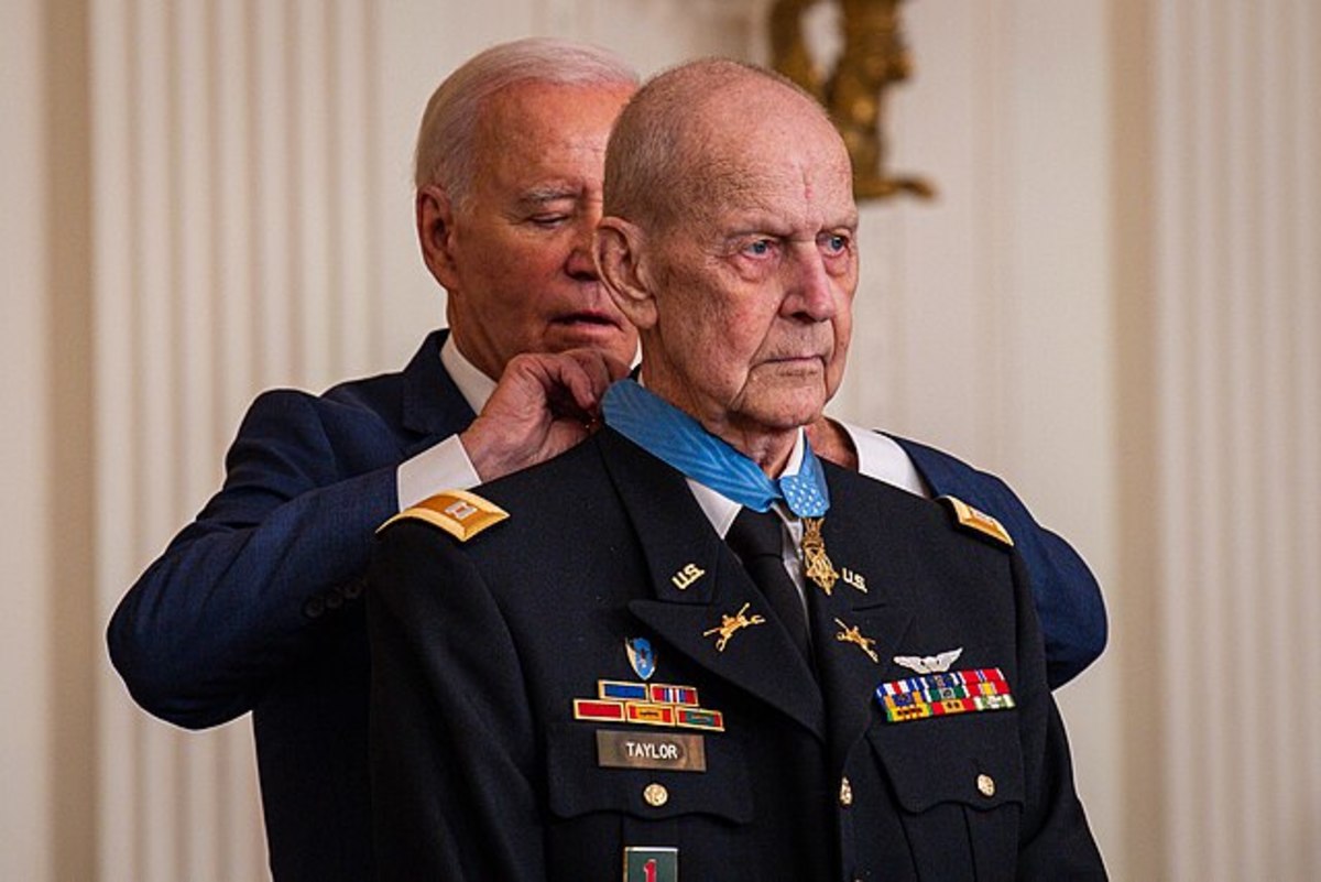 President Joseph R. Biden Jr. presents the Medal of Honor to former U.S. Army Capt. Larry L. Taylor (White House, Public Domain)