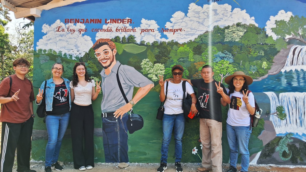 Casa Ben Linder group at Ben Linder School Photo by Becca Renk