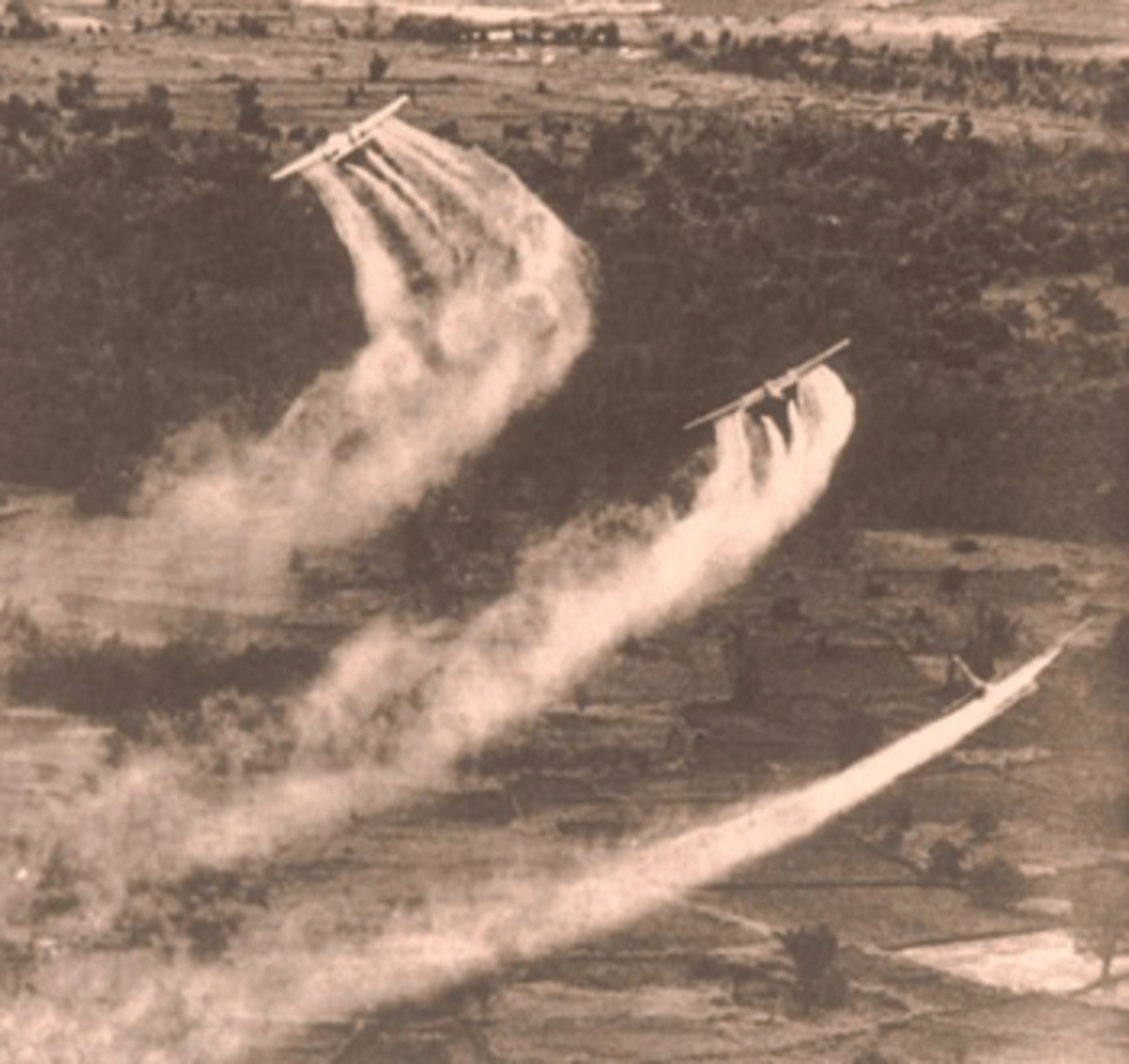 agent_orange_cropdusting Spraying Agent Orange over Vietnam