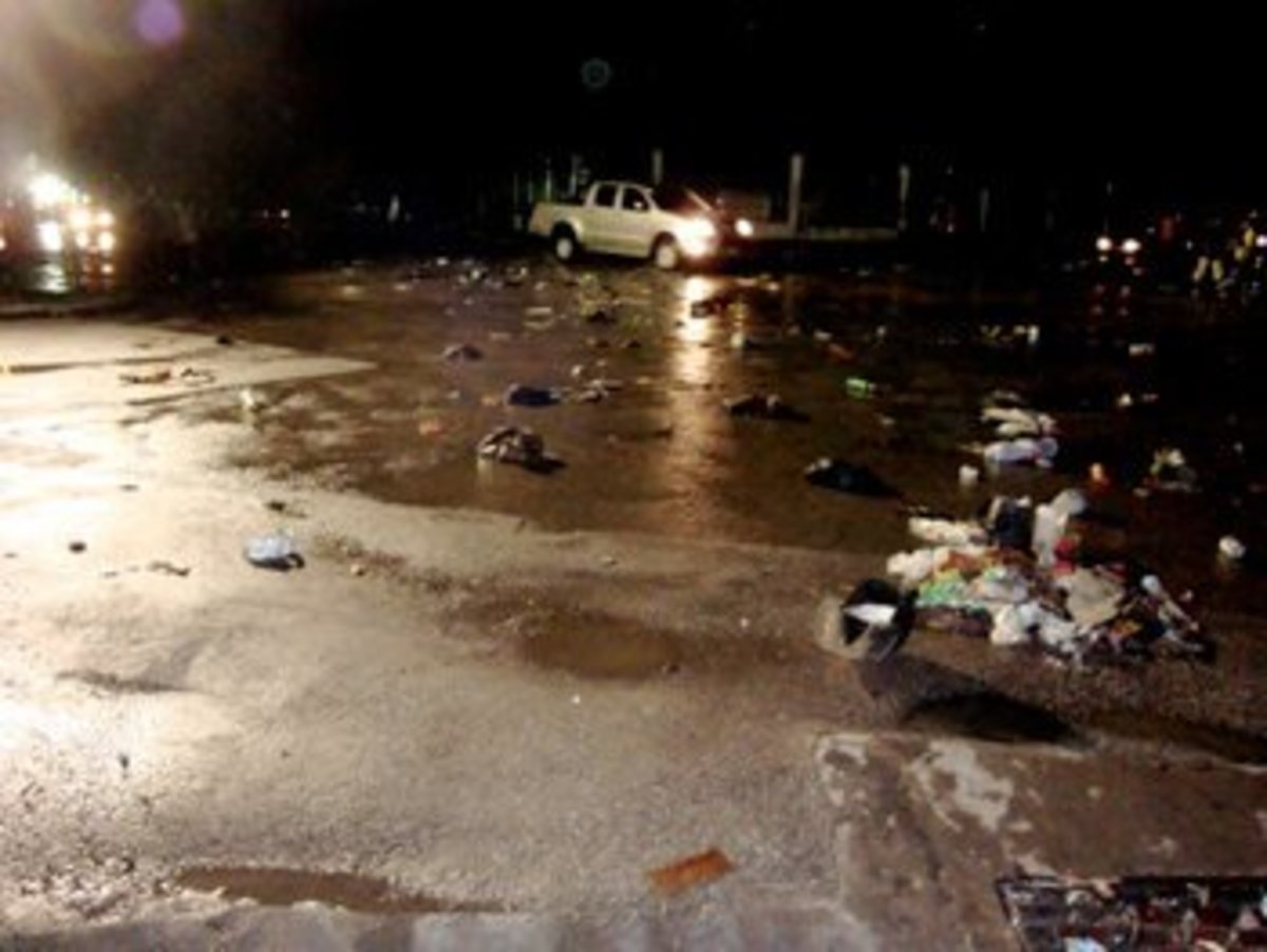 2010-10-22-faerdirty_street haiti