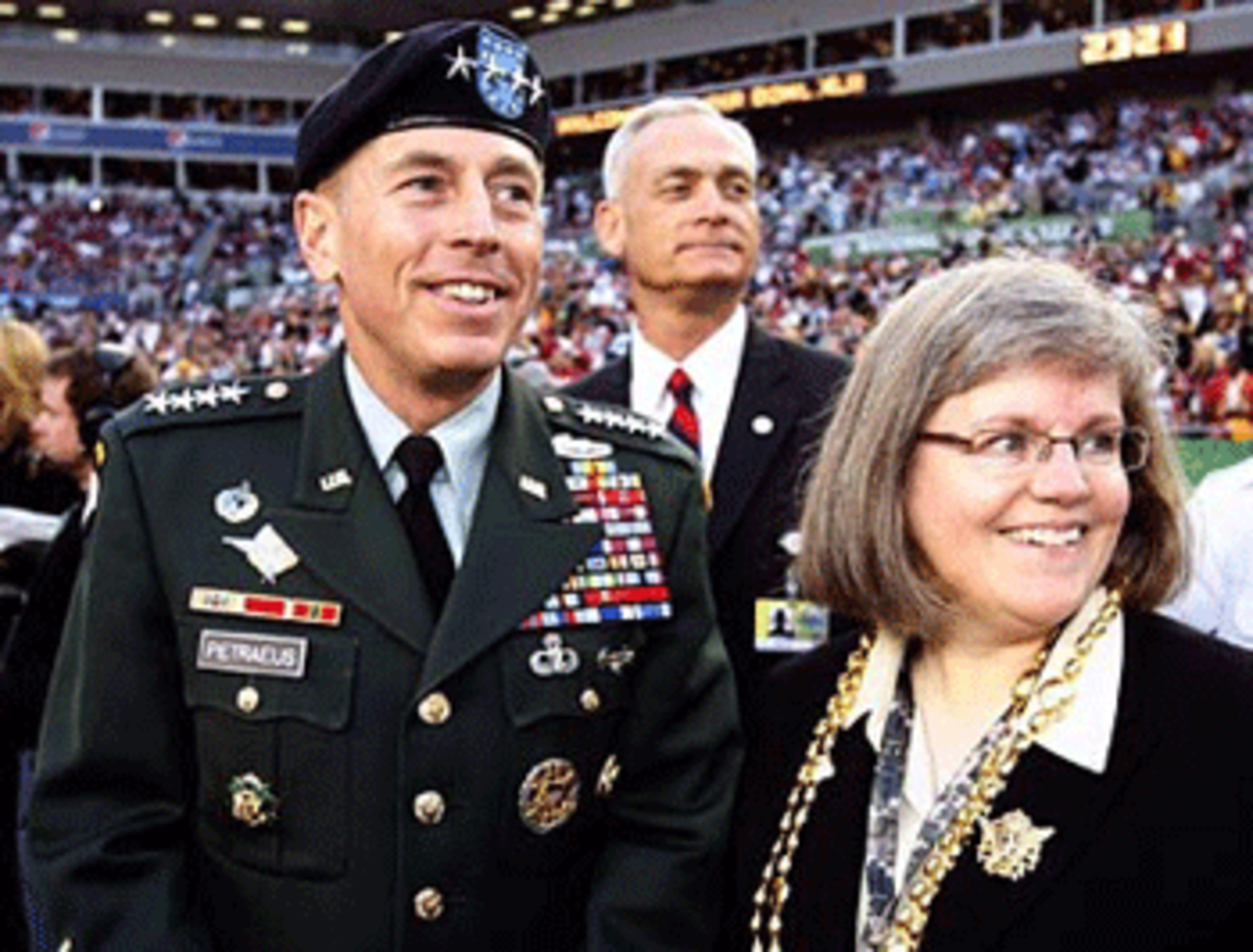David and Holly Petraeus David and Holly Petraeus