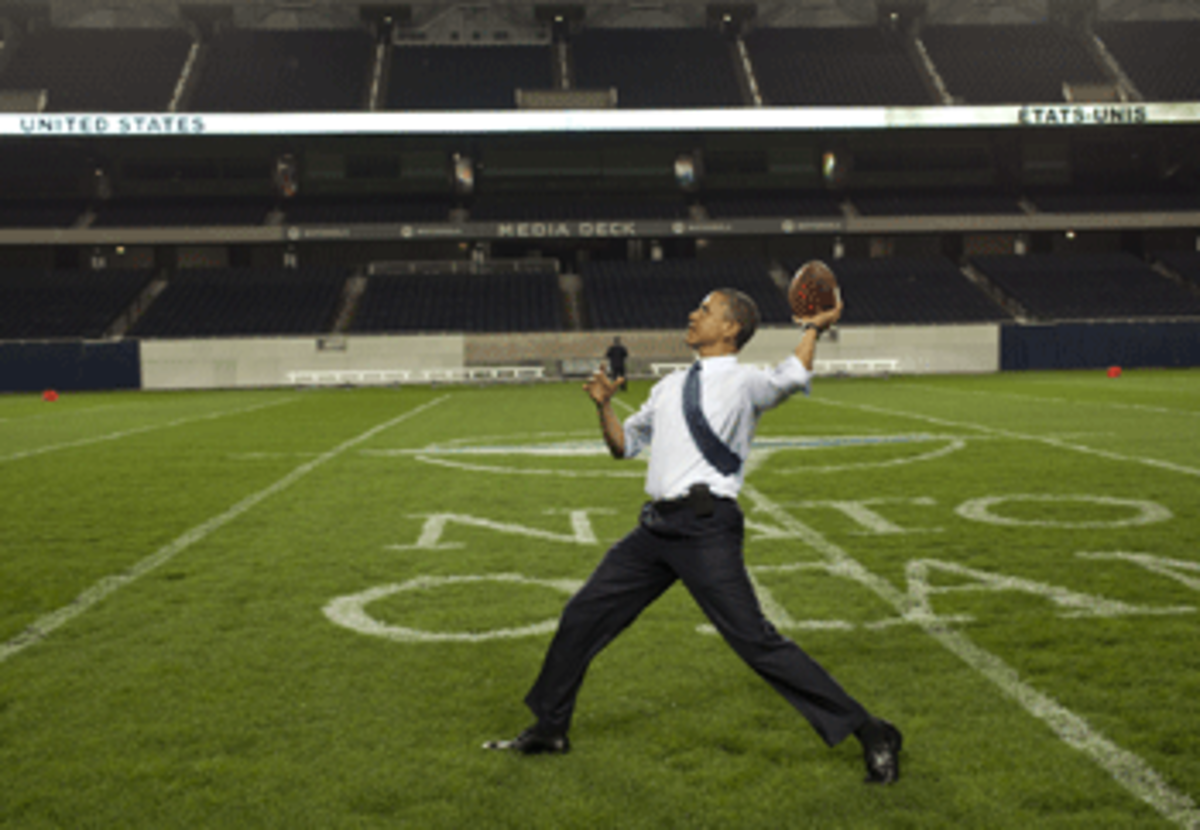 obama-football obama football
