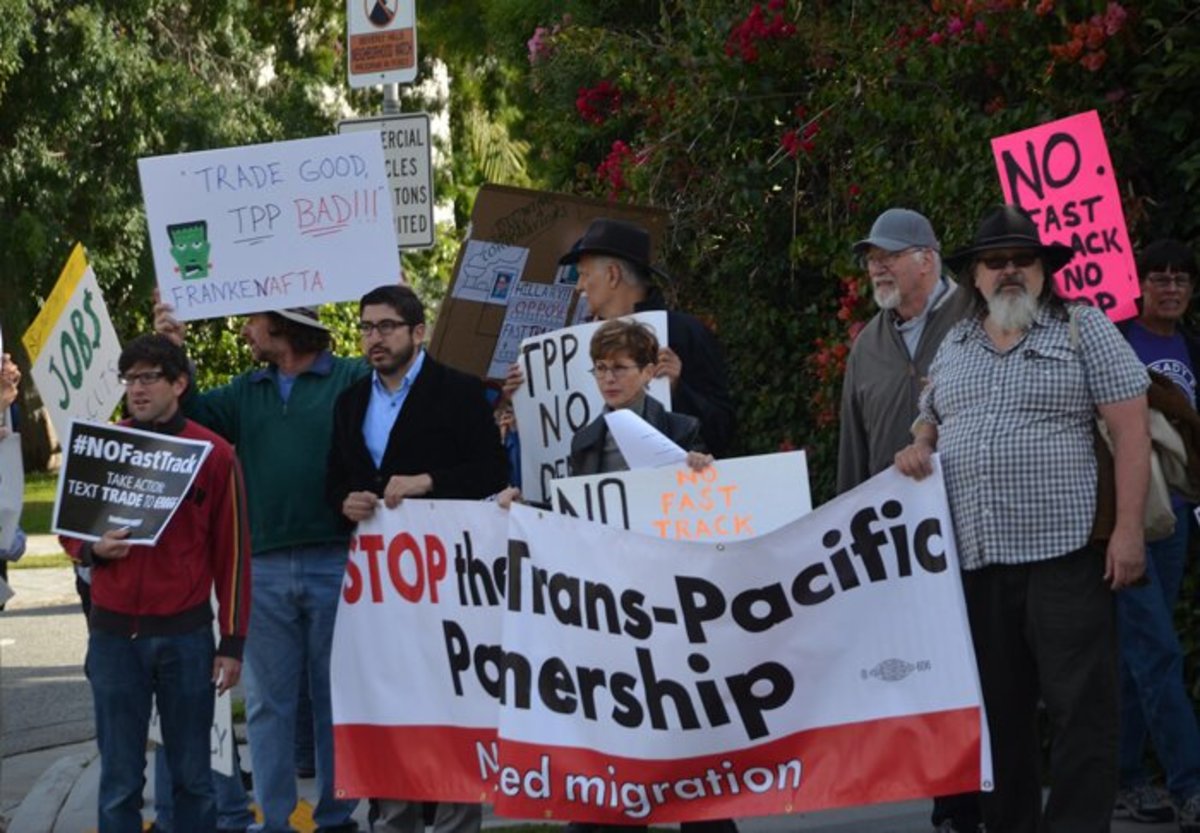 Hillary TPP Beverly Hills